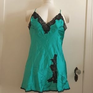 NWOT Vintage Victoria Secret Slip Green Lace Satin Nightgown Lingerie